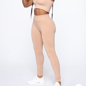 Fashion nova leggings